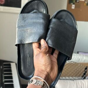 Vagabond Black Leather Slide Sandals
